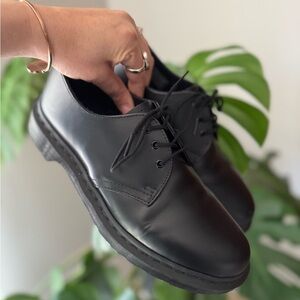 Dr. Martens 1461 Mono Black Smooth Leather Oxford Shoes Men’s‎ 8 / Women’s 9